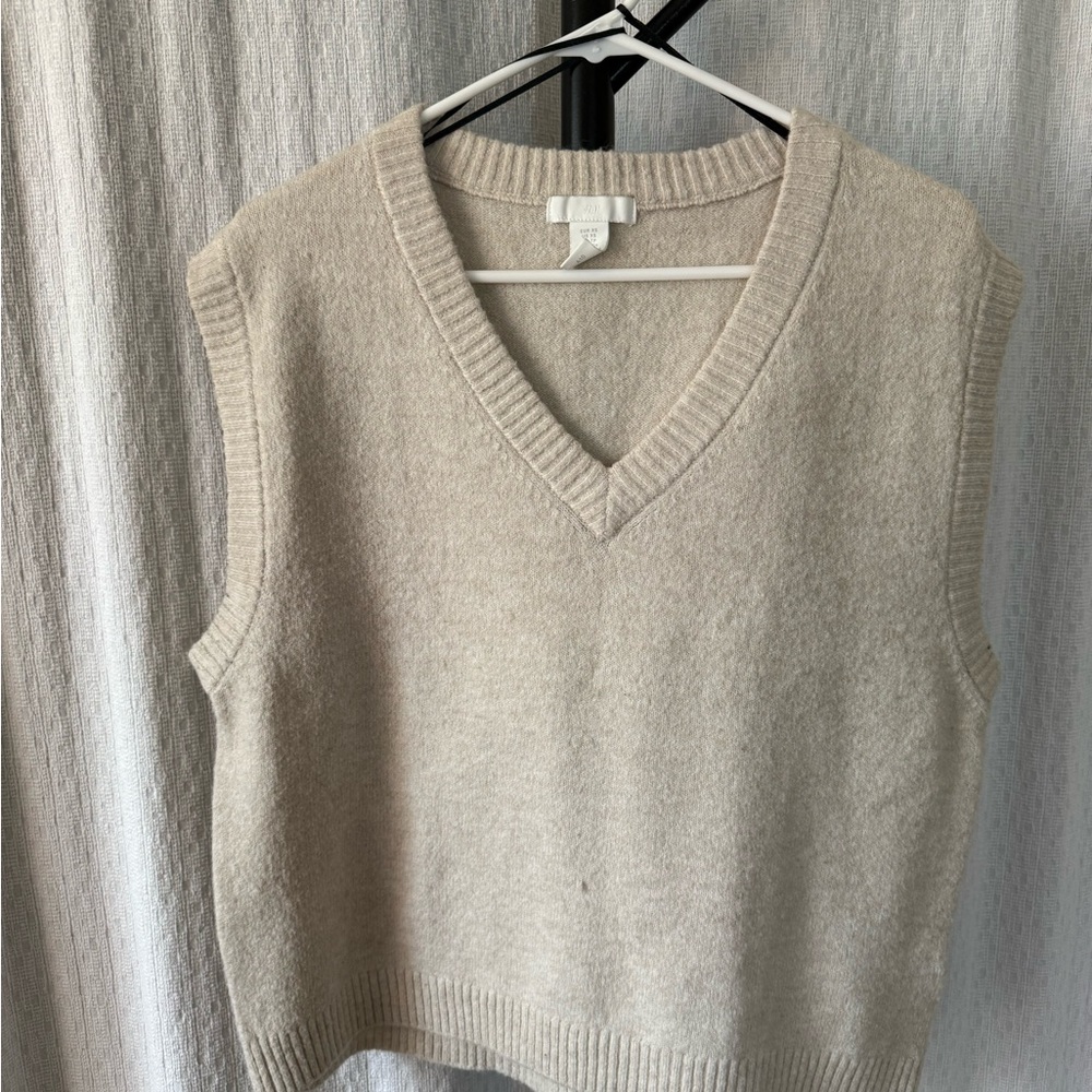 H&M Cream V-Neck Sweater
